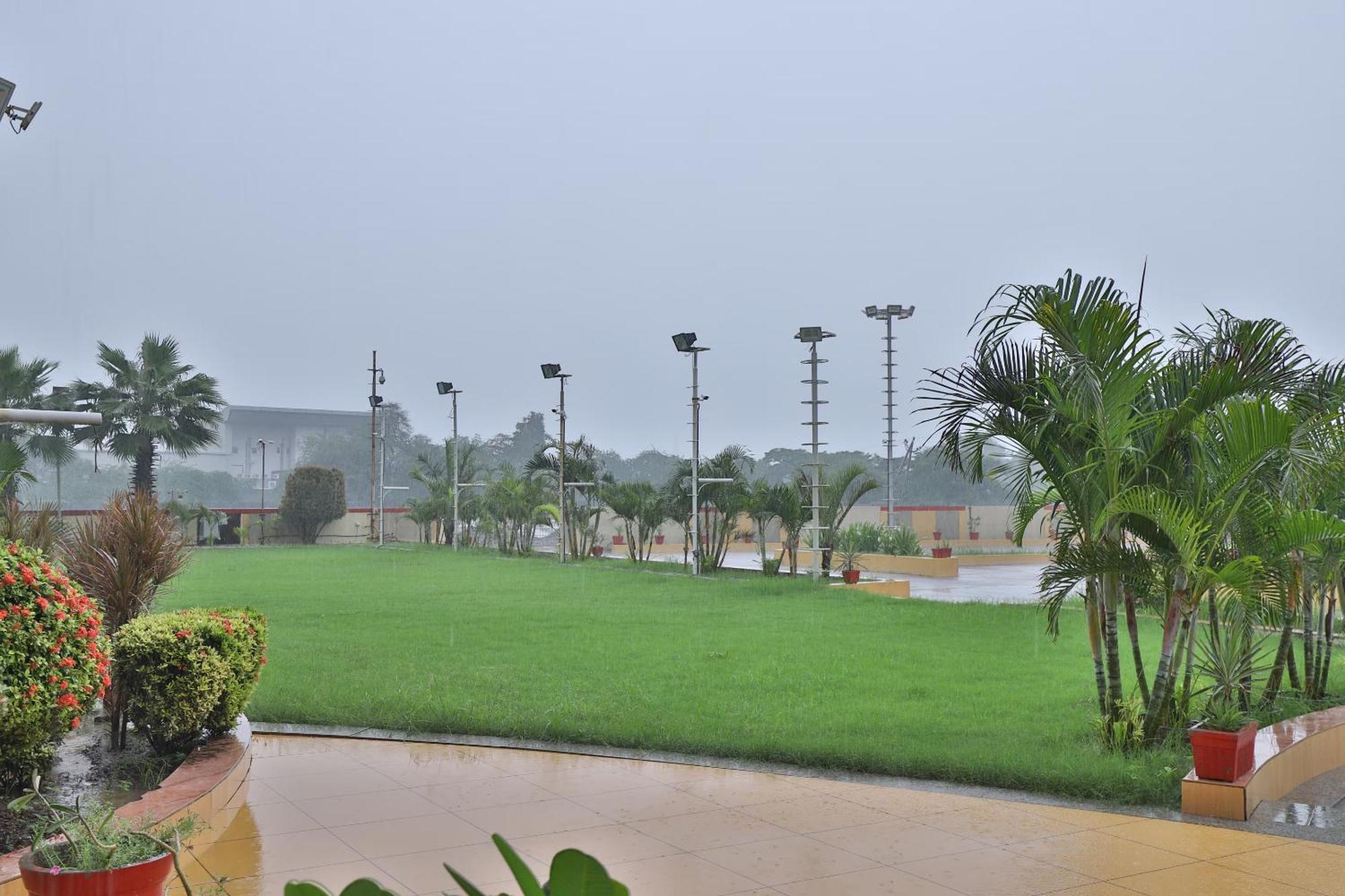 Atithi Resort Bharuch Eksteriør bilde