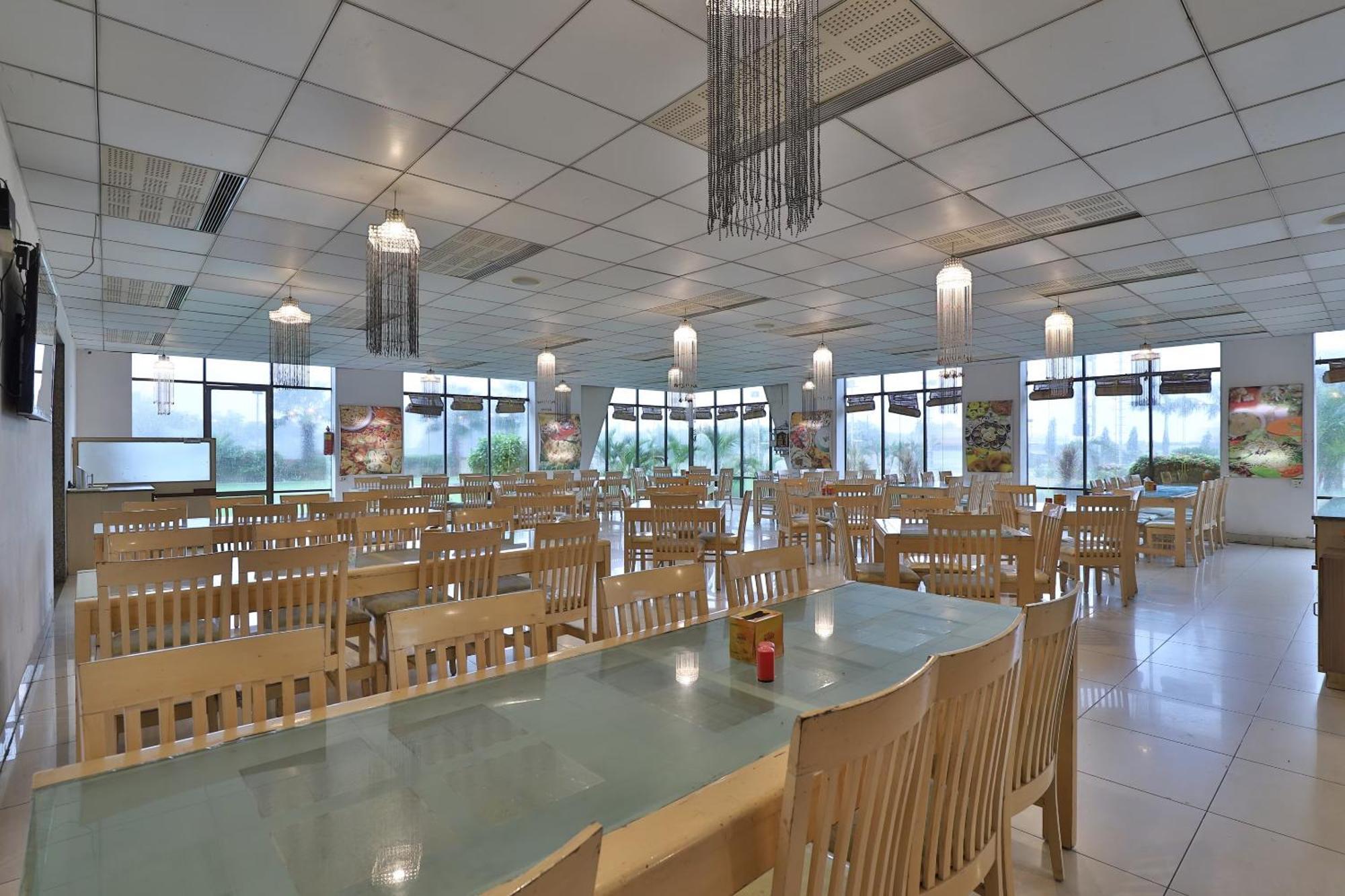 Atithi Resort Bharuch Eksteriør bilde